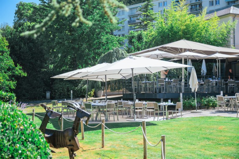 restaurant-lyon-fond-rose